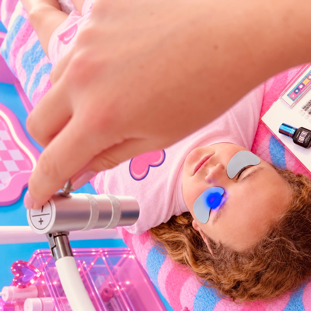 UV Lash Extensions: How Lightful Works (and Is UV Safe Near the Eyes?)