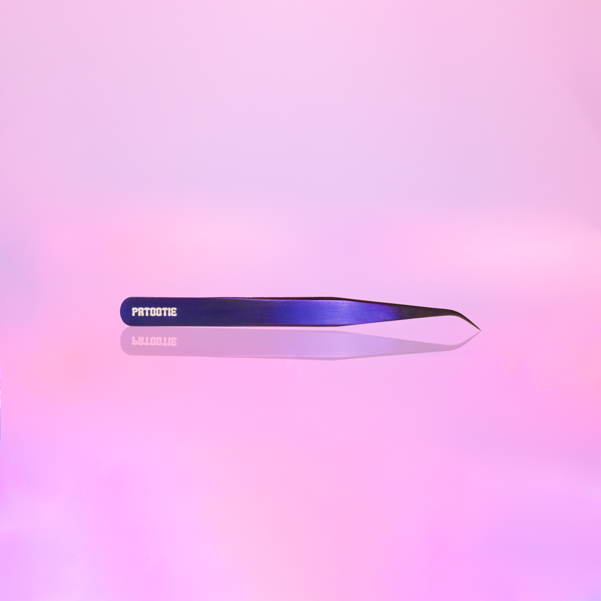 Patootie / Short Curved Isolation Tweezer